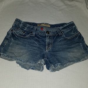 BKE SABRINA denim shorts Buckle stretch size 28
